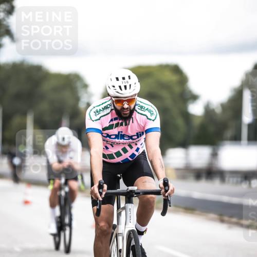 16.08.2026 - KN Förde Triathlon 2026 H.Heesch http://msf.ph/oto/9986396 16.08.2026 13:10:12 Radfahren 594, 710, 718, 732 meine-sportfotos.de