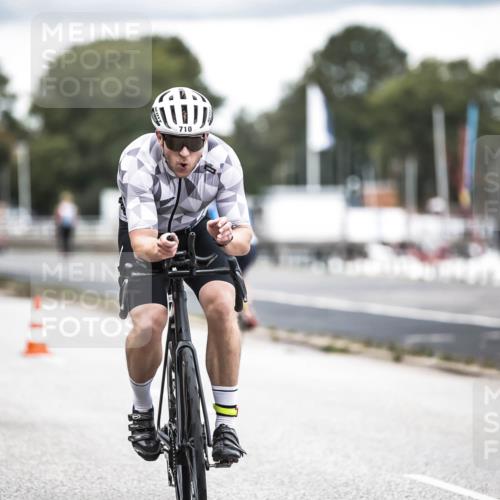 16.08.2026 - KN Förde Triathlon 2026 H.Heesch http://msf.ph/oto/9986422 16.08.2026 13:10:16 Radfahren 592, 710, 732 meine-sportfotos.de