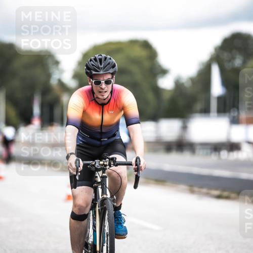 16.08.2026 - KN Förde Triathlon 2026 H.Heesch http://msf.ph/oto/9986426 16.08.2026 13:10:17 Radfahren 592, 710 meine-sportfotos.de