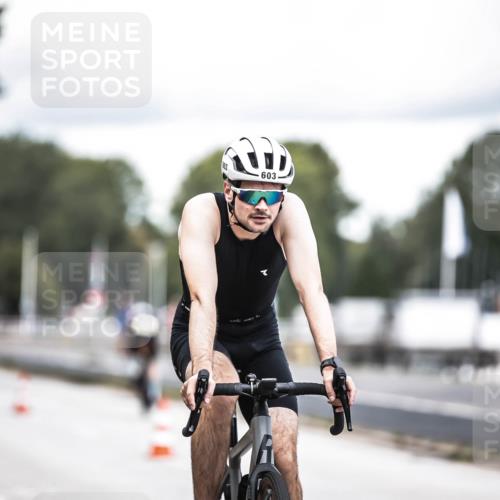 16.08.2026 - KN Förde Triathlon 2026 H.Heesch http://msf.ph/oto/9986446 16.08.2026 13:10:32 Radfahren 574, 603 meine-sportfotos.de