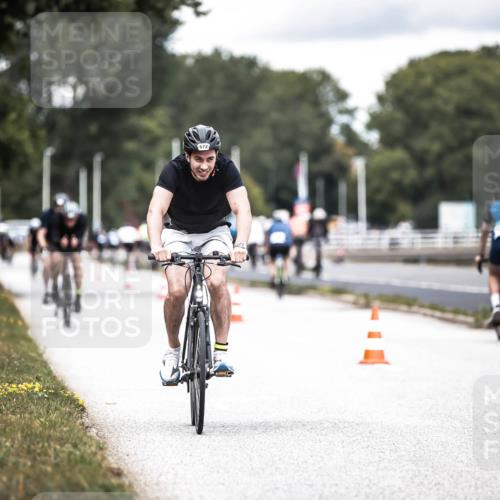 16.08.2026 - KN Förde Triathlon 2026 H.Heesch http://msf.ph/oto/9986594 16.08.2026 13:11:20 Radfahren 572, 716 meine-sportfotos.de