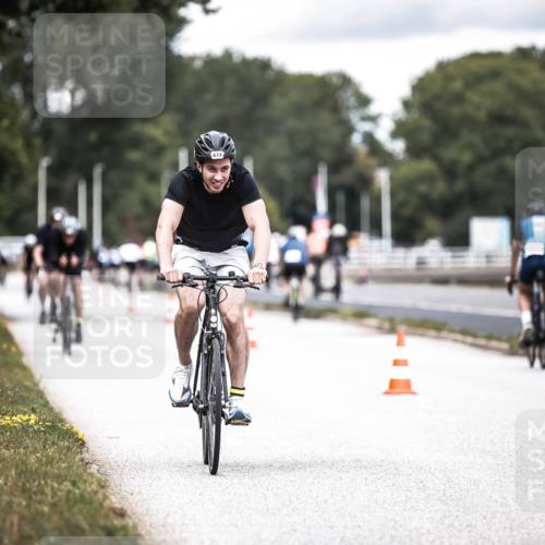 16.08.2026 - KN Förde Triathlon 2026 H.Heesch http://msf.ph/oto/9986595 16.08.2026 13:11:20 Radfahren 572, 716 meine-sportfotos.de