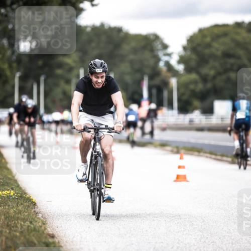 16.08.2026 - KN Förde Triathlon 2026 H.Heesch http://msf.ph/oto/9986596 16.08.2026 13:11:20 Radfahren 572, 716 meine-sportfotos.de