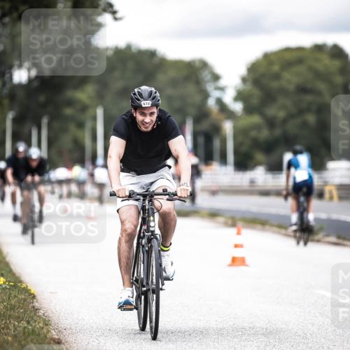16.08.2026 - KN Förde Triathlon 2026 H.Heesch http://msf.ph/oto/9986603 16.08.2026 13:11:20 Radfahren 572, 716 meine-sportfotos.de