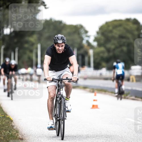 16.08.2026 - KN Förde Triathlon 2026 H.Heesch http://msf.ph/oto/9986604 16.08.2026 13:11:20 Radfahren 572, 716 meine-sportfotos.de