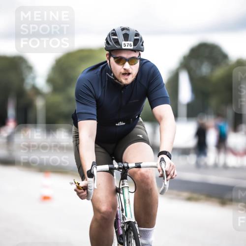 16.08.2026 - KN Förde Triathlon 2026 H.Heesch http://msf.ph/oto/9986636 16.08.2026 13:11:26 Radfahren 557, 576, 604, 608, 703, 716 meine-sportfotos.de