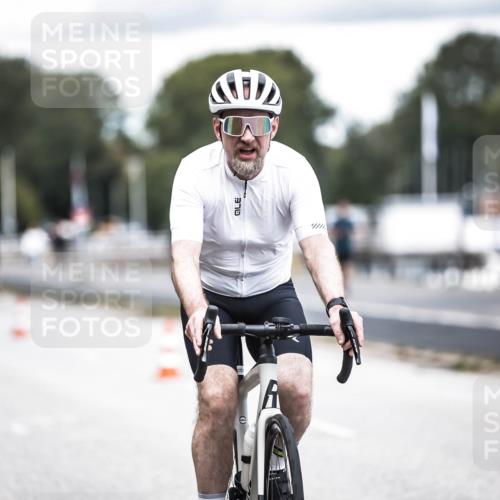 16.08.2026 - KN Förde Triathlon 2026 H.Heesch http://msf.ph/oto/9986730 16.08.2026 13:11:55 Radfahren 533, 737 meine-sportfotos.de