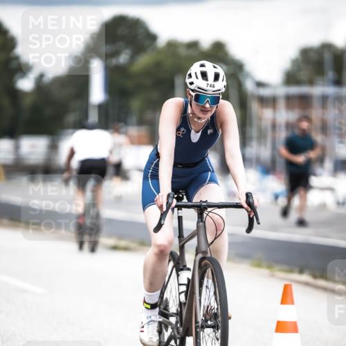 16.08.2026 - KN Förde Triathlon 2026 H.Heesch http://msf.ph/oto/9986749 16.08.2026 13:12:07 Radfahren 512, 555, 578, 589, 705, 726, 729, 739, 746 meine-sportfotos.de