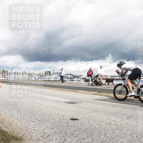 16.08.2026 - KN Förde Triathlon 2026 H.Heesch http://msf.ph/oto/9986858 16.08.2026 12:57:52 Radfahren 362, 510, 525, 534, 542, 746 meine-sportfotos.de