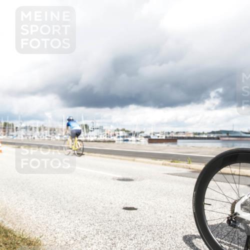 16.08.2026 - KN Förde Triathlon 2026 H.Heesch http://msf.ph/oto/9986917 16.08.2026 12:58:52 Radfahren 521, 715, 737 meine-sportfotos.de