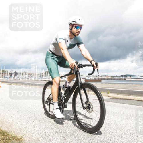 16.08.2026 - KN Förde Triathlon 2026 H.Heesch http://msf.ph/oto/9986989 16.08.2026 12:59:57 Radfahren 553, 558, 581, 599, 605, 738 meine-sportfotos.de