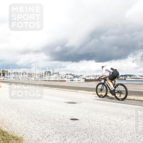 16.08.2026 - KN Förde Triathlon 2026 H.Heesch http://msf.ph/oto/9986998 16.08.2026 13:00:03 Radfahren 525, 558 meine-sportfotos.de