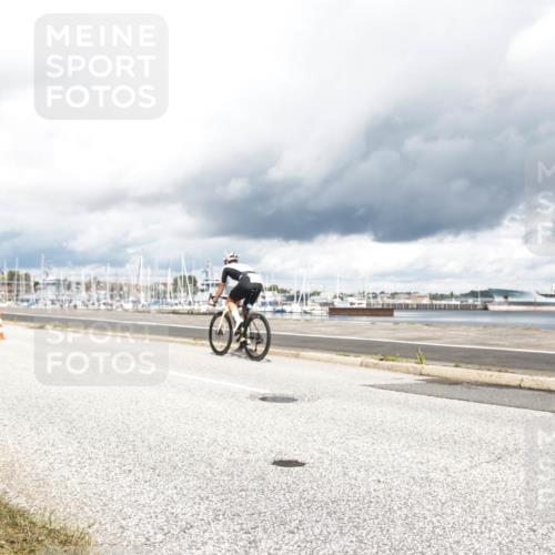 16.08.2026 - KN Förde Triathlon 2026 H.Heesch http://msf.ph/oto/9987011 16.08.2026 13:00:13 Radfahren 576 meine-sportfotos.de