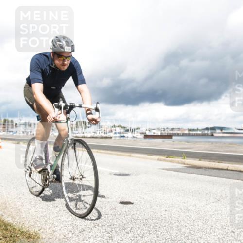 16.08.2026 - KN Förde Triathlon 2026 H.Heesch http://msf.ph/oto/9987023 16.08.2026 13:00:19 Radfahren 551, 576, 701, 732, 735 meine-sportfotos.de