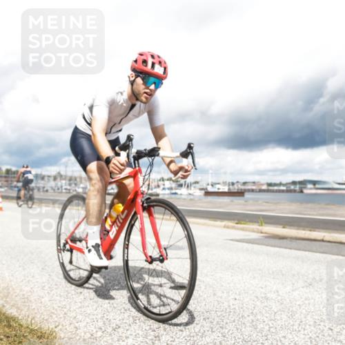 16.08.2026 - KN Förde Triathlon 2026 H.Heesch http://msf.ph/oto/9987124 16.08.2026 13:02:46 Radfahren 557, 701 meine-sportfotos.de