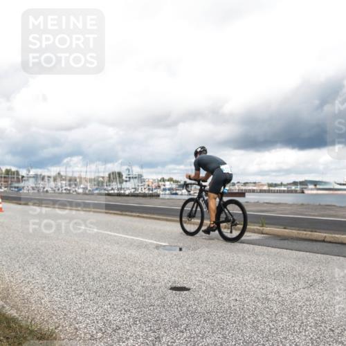 16.08.2026 - KN Förde Triathlon 2026 H.Heesch http://msf.ph/oto/9987127 16.08.2026 13:03:01 Radfahren 512, 577, 702, 736 meine-sportfotos.de