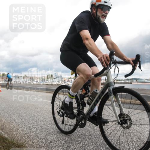 16.08.2026 - KN Förde Triathlon 2026 H.Heesch http://msf.ph/oto/9987135 16.08.2026 13:03:14 Radfahren 556, 706, 747 meine-sportfotos.de