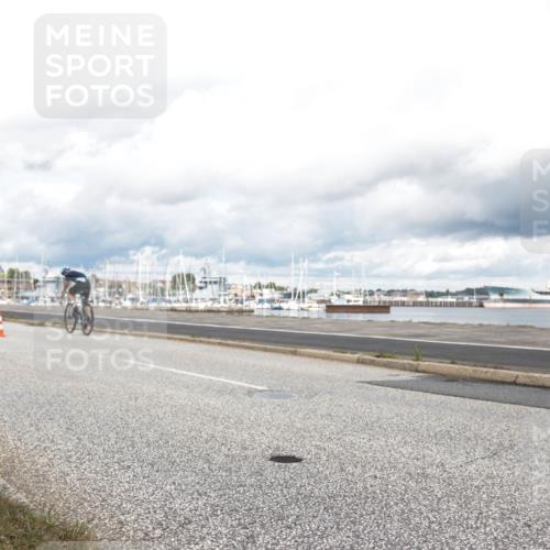 16.08.2026 - KN Förde Triathlon 2026 H.Heesch http://msf.ph/oto/9987180 16.08.2026 13:04:15 Radfahren 571, 606, 721 meine-sportfotos.de