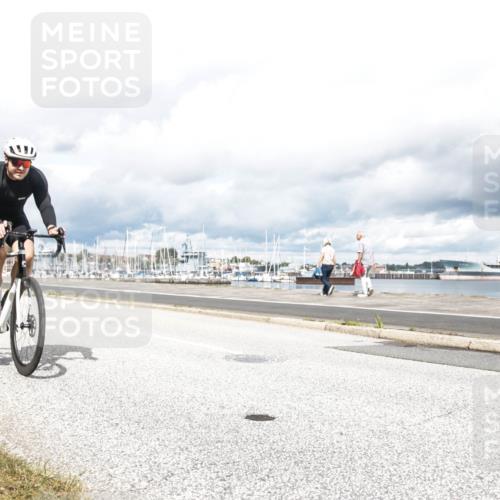 16.08.2026 - KN Förde Triathlon 2026 H.Heesch http://msf.ph/oto/9987221 16.08.2026 13:04:47 Radfahren 555, 705, 717 meine-sportfotos.de