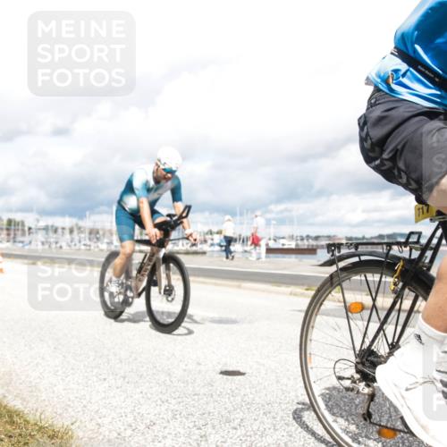 16.08.2026 - KN Förde Triathlon 2026 H.Heesch http://msf.ph/oto/9987230 16.08.2026 13:04:50 Radfahren 705, 717, 727 meine-sportfotos.de