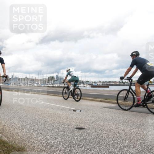 16.08.2026 - KN Förde Triathlon 2026 H.Heesch http://msf.ph/oto/9987337 16.08.2026 13:07:32 Radfahren 196, 513, 592, 718 meine-sportfotos.de