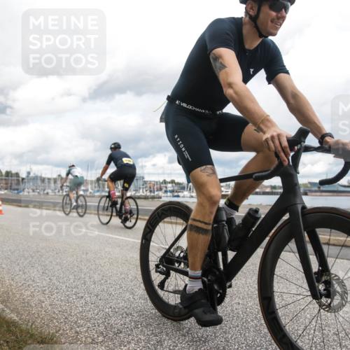 16.08.2026 - KN Förde Triathlon 2026 H.Heesch http://msf.ph/oto/9987338 16.08.2026 13:07:33 Radfahren 196, 513, 592 meine-sportfotos.de