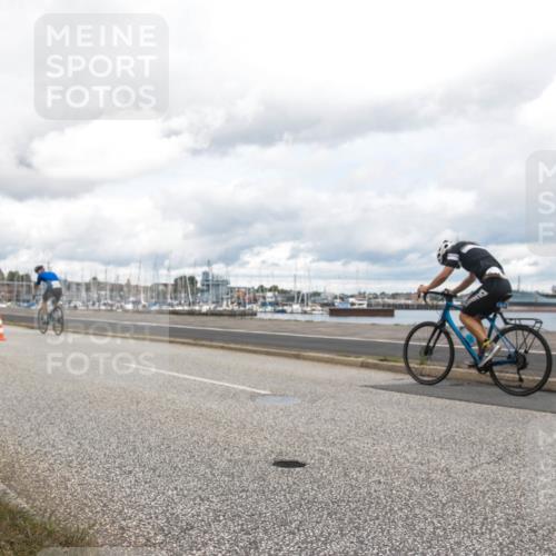 16.08.2026 - KN Förde Triathlon 2026 H.Heesch http://msf.ph/oto/9987361 16.08.2026 13:08:25 Radfahren 541, 584, 590, 607, 612, 722, 745 meine-sportfotos.de