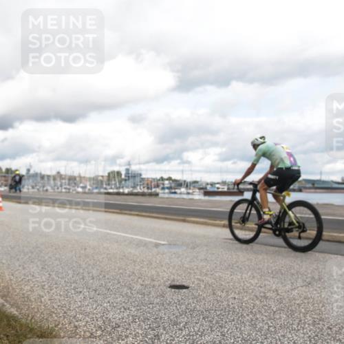16.08.2026 - KN Förde Triathlon 2026 H.Heesch http://msf.ph/oto/9987399 16.08.2026 13:09:46 Radfahren 702, 735 meine-sportfotos.de