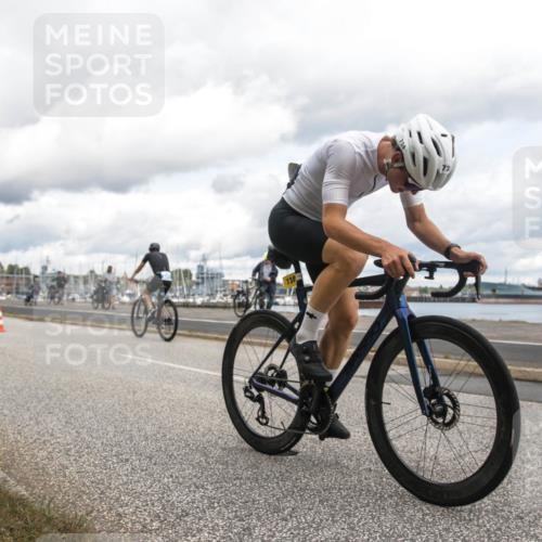 16.08.2026 - KN Förde Triathlon 2026 H.Heesch http://msf.ph/oto/9987403 16.08.2026 13:10:00 Radfahren 524, 701, 704, 738 meine-sportfotos.de