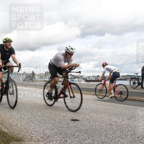 16.08.2026 - KN Förde Triathlon 2026 H.Heesch http://msf.ph/oto/9987404 16.08.2026 13:10:06 Radfahren 504, 524, 594, 595, 704, 743 meine-sportfotos.de