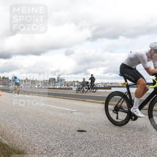 16.08.2026 - KN Förde Triathlon 2026 H.Heesch http://msf.ph/oto/9987412 16.08.2026 13:10:14 Radfahren 592, 594, 710, 718, 732 meine-sportfotos.de