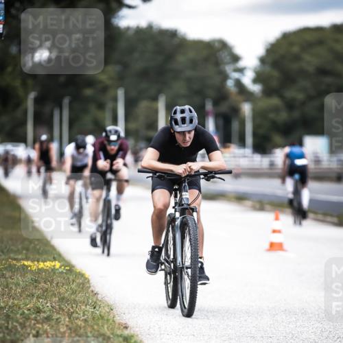 16.08.2026 - KN Förde Triathlon 2026 H.Heesch http://msf.ph/oto/9988041 16.08.2026 13:12:57 Radfahren 549, 601, 606, 733 meine-sportfotos.de