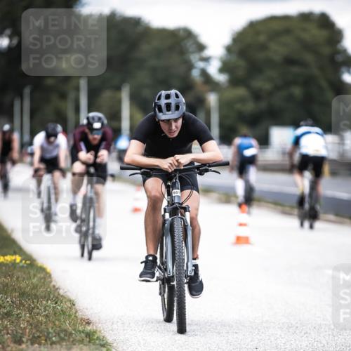 16.08.2026 - KN Förde Triathlon 2026 H.Heesch http://msf.ph/oto/9988047 16.08.2026 13:12:58 Radfahren 549, 556, 588, 601, 606, 733, 734 meine-sportfotos.de