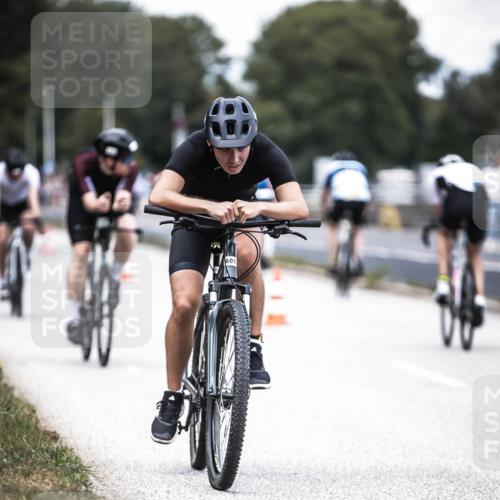 16.08.2026 - KN Förde Triathlon 2026 H.Heesch http://msf.ph/oto/9988053 16.08.2026 13:12:58 Radfahren 549, 556, 588, 601, 606, 733, 734 meine-sportfotos.de
