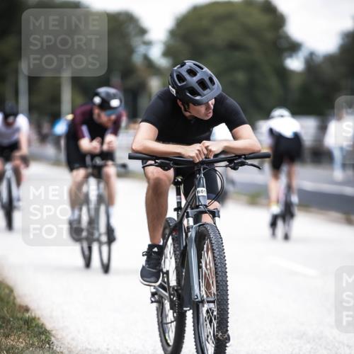 16.08.2026 - KN Förde Triathlon 2026 H.Heesch http://msf.ph/oto/9988058 16.08.2026 13:12:58 Radfahren 549, 556, 588, 601, 606, 733, 734 meine-sportfotos.de