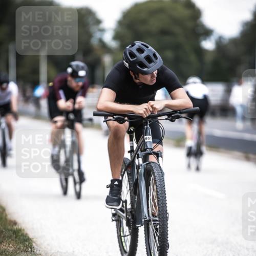 16.08.2026 - KN Förde Triathlon 2026 H.Heesch http://msf.ph/oto/9988059 16.08.2026 13:12:58 Radfahren 549, 556, 588, 601, 606, 733, 734 meine-sportfotos.de