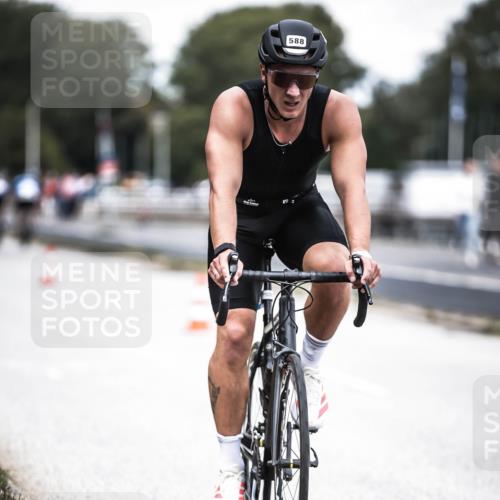 16.08.2026 - KN Förde Triathlon 2026 H.Heesch http://msf.ph/oto/9988099 16.08.2026 13:13:03 Radfahren 549, 556, 588, 606, 734 meine-sportfotos.de