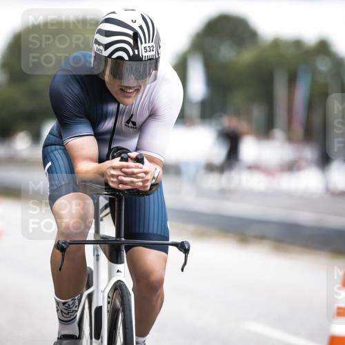 16.08.2026 - KN Förde Triathlon 2026 H.Heesch http://msf.ph/oto/9988150 16.08.2026 13:13:16 Radfahren 532, 539, 587, 721, 730, 747 meine-sportfotos.de