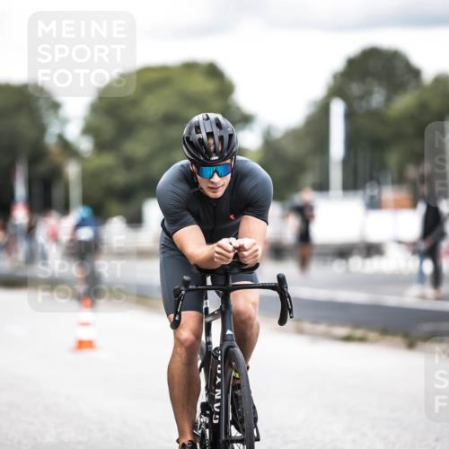 16.08.2026 - KN Förde Triathlon 2026 H.Heesch http://msf.ph/oto/9988191 16.08.2026 13:13:37 Radfahren 506, 517, 538 meine-sportfotos.de