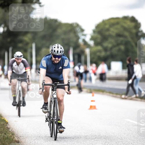 16.08.2026 - KN Förde Triathlon 2026 H.Heesch http://msf.ph/oto/9988224 16.08.2026 13:13:47 Radfahren 567, 571, 577, 585, 599, 703 meine-sportfotos.de