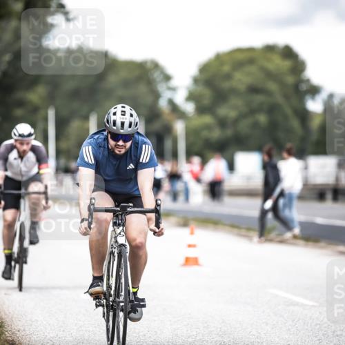 16.08.2026 - KN Förde Triathlon 2026 H.Heesch http://msf.ph/oto/9988228 16.08.2026 13:13:47 Radfahren 567, 571, 577, 585, 599, 703 meine-sportfotos.de