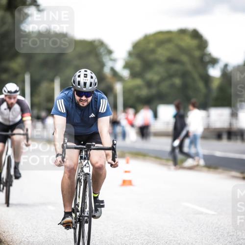 16.08.2026 - KN Förde Triathlon 2026 H.Heesch http://msf.ph/oto/9988230 16.08.2026 13:13:47 Radfahren 567, 571, 577, 585, 599, 703 meine-sportfotos.de