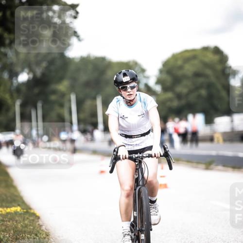 16.08.2026 - KN Förde Triathlon 2026 H.Heesch http://msf.ph/oto/9988260 16.08.2026 13:13:54 Radfahren 511, 535, 567, 585, 608, 731 meine-sportfotos.de