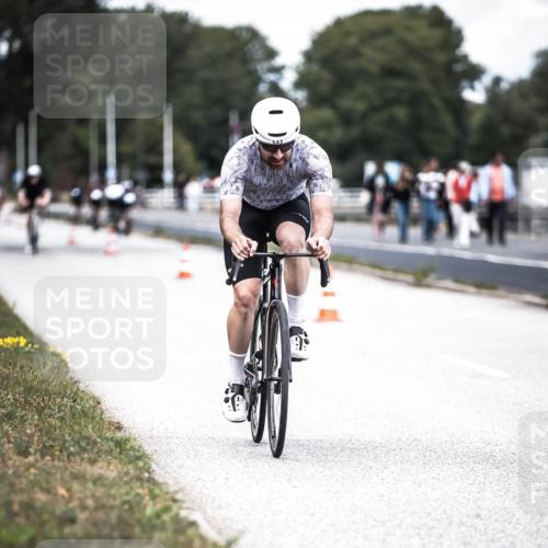 16.08.2026 - KN Förde Triathlon 2026 H.Heesch http://msf.ph/oto/9988276 16.08.2026 13:14:09 Radfahren 509, 545 meine-sportfotos.de