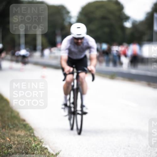 16.08.2026 - KN Förde Triathlon 2026 H.Heesch http://msf.ph/oto/9988278 16.08.2026 13:14:09 Radfahren 509, 545 meine-sportfotos.de