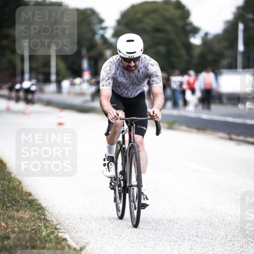 16.08.2026 - KN Förde Triathlon 2026 H.Heesch http://msf.ph/oto/9988280 16.08.2026 13:14:09 Radfahren 509, 545 meine-sportfotos.de