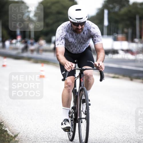 16.08.2026 - KN Förde Triathlon 2026 H.Heesch http://msf.ph/oto/9988286 16.08.2026 13:14:10 Radfahren 509, 530, 545 meine-sportfotos.de