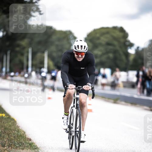 16.08.2026 - KN Förde Triathlon 2026 H.Heesch http://msf.ph/oto/9988359 16.08.2026 13:14:25 Radfahren 546, 555, 561, 568, 610, 705, 740 meine-sportfotos.de