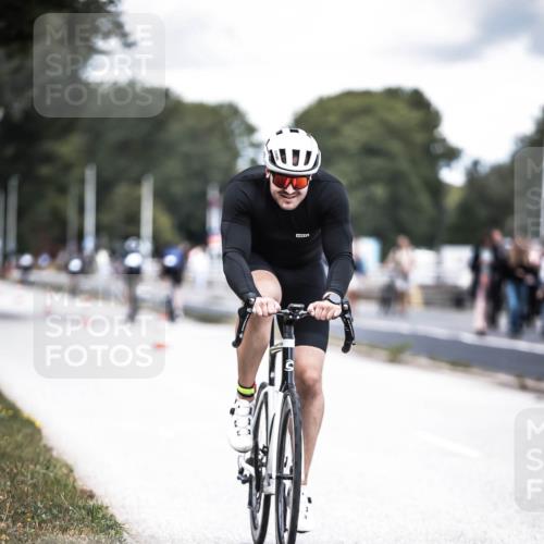 16.08.2026 - KN Förde Triathlon 2026 H.Heesch http://msf.ph/oto/9988361 16.08.2026 13:14:25 Radfahren 546, 555, 561, 568, 610, 705, 740 meine-sportfotos.de