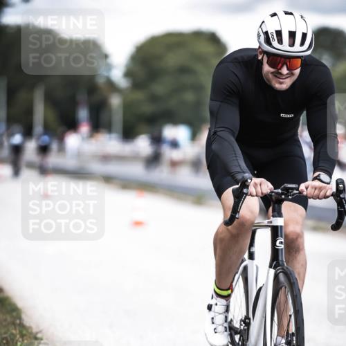 16.08.2026 - KN Förde Triathlon 2026 H.Heesch http://msf.ph/oto/9988371 16.08.2026 13:14:25 Radfahren 546, 555, 561, 568, 610, 705, 740 meine-sportfotos.de